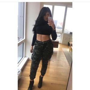 Oversized camo pants